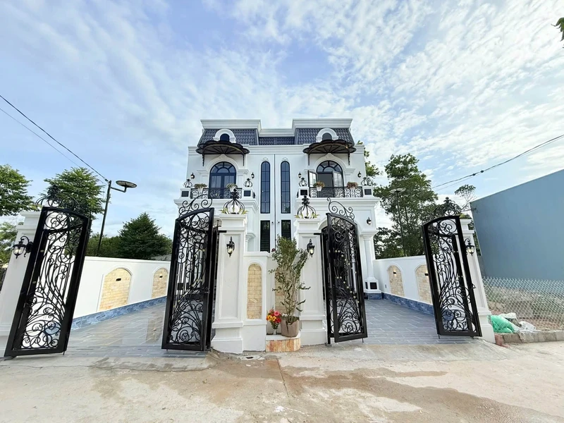 Bán nhà 2 tầng 100m², 3 phòng ngủ Thuỷ Xuân, Huế 2,7 tỷ