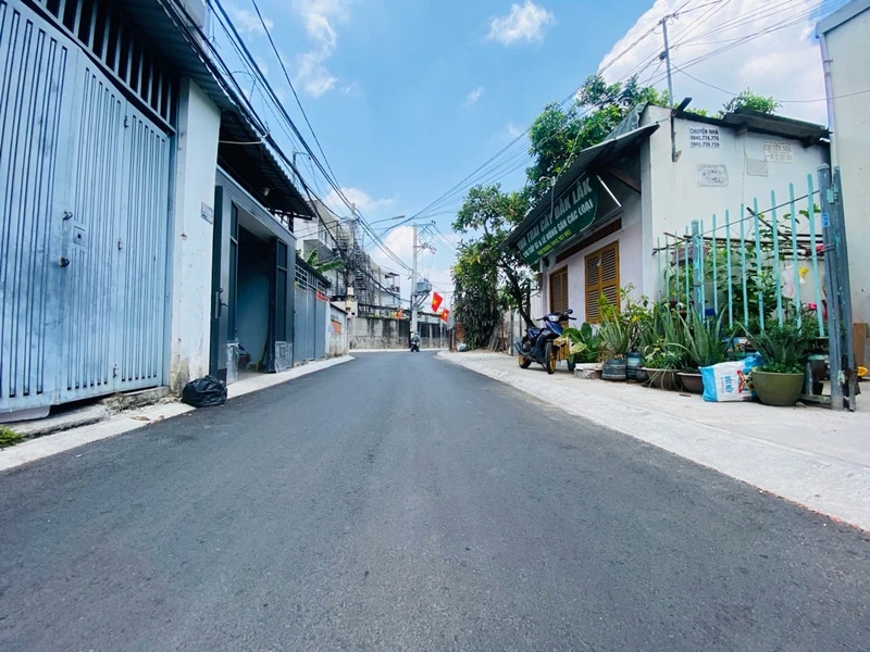 Bán nhà hẻm ô tô 52m2 Đình Phong Phú 4 tỷ