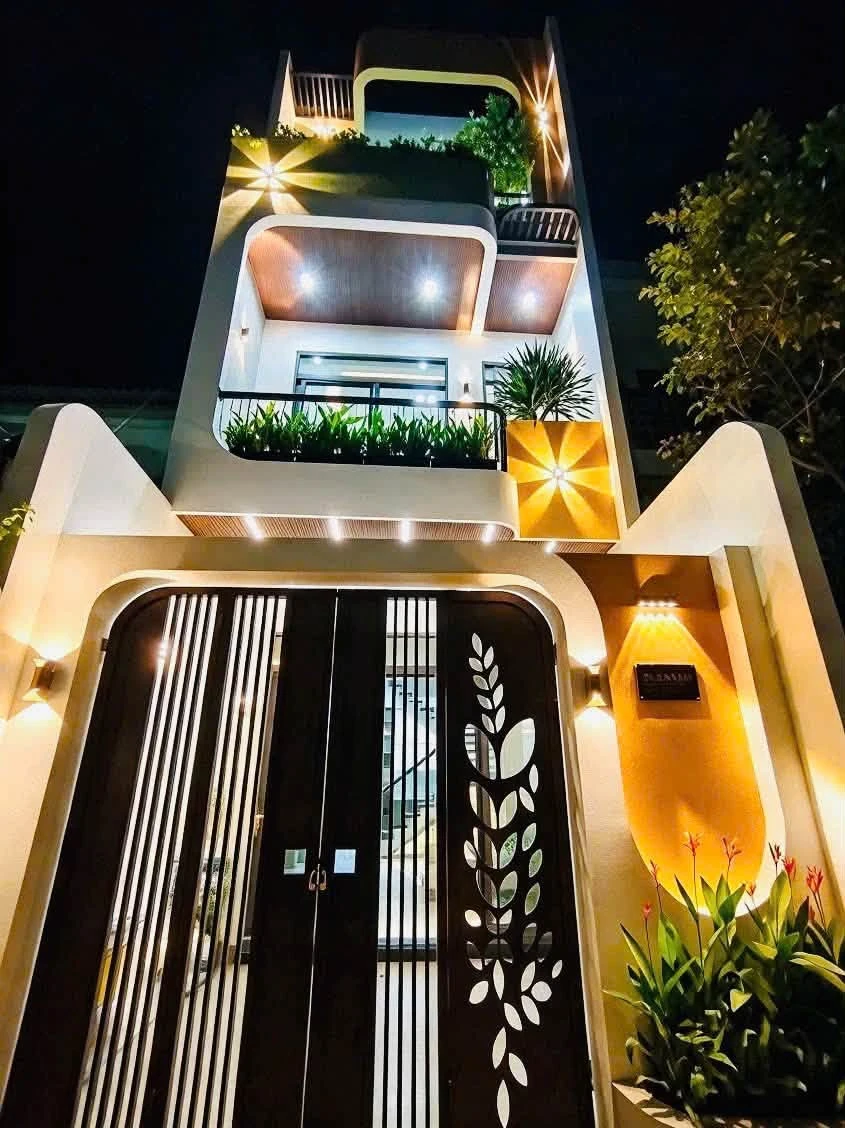 Bán nhà 3 tầng 4 phòng ngủ 81m² Đà Nẵng 7 tỷ - Ảnh 1
