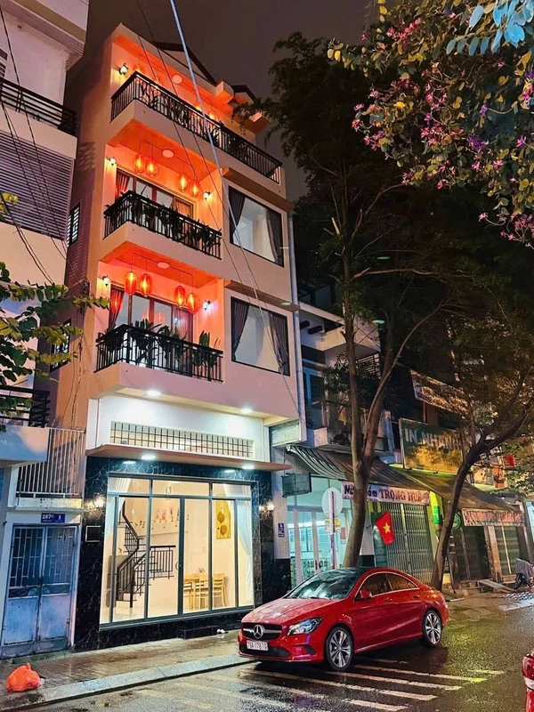 Bán nhà 4 tầng mặt tiền Bà Triệu, 41.8m2, Nha Trang, 12.5 tỷ