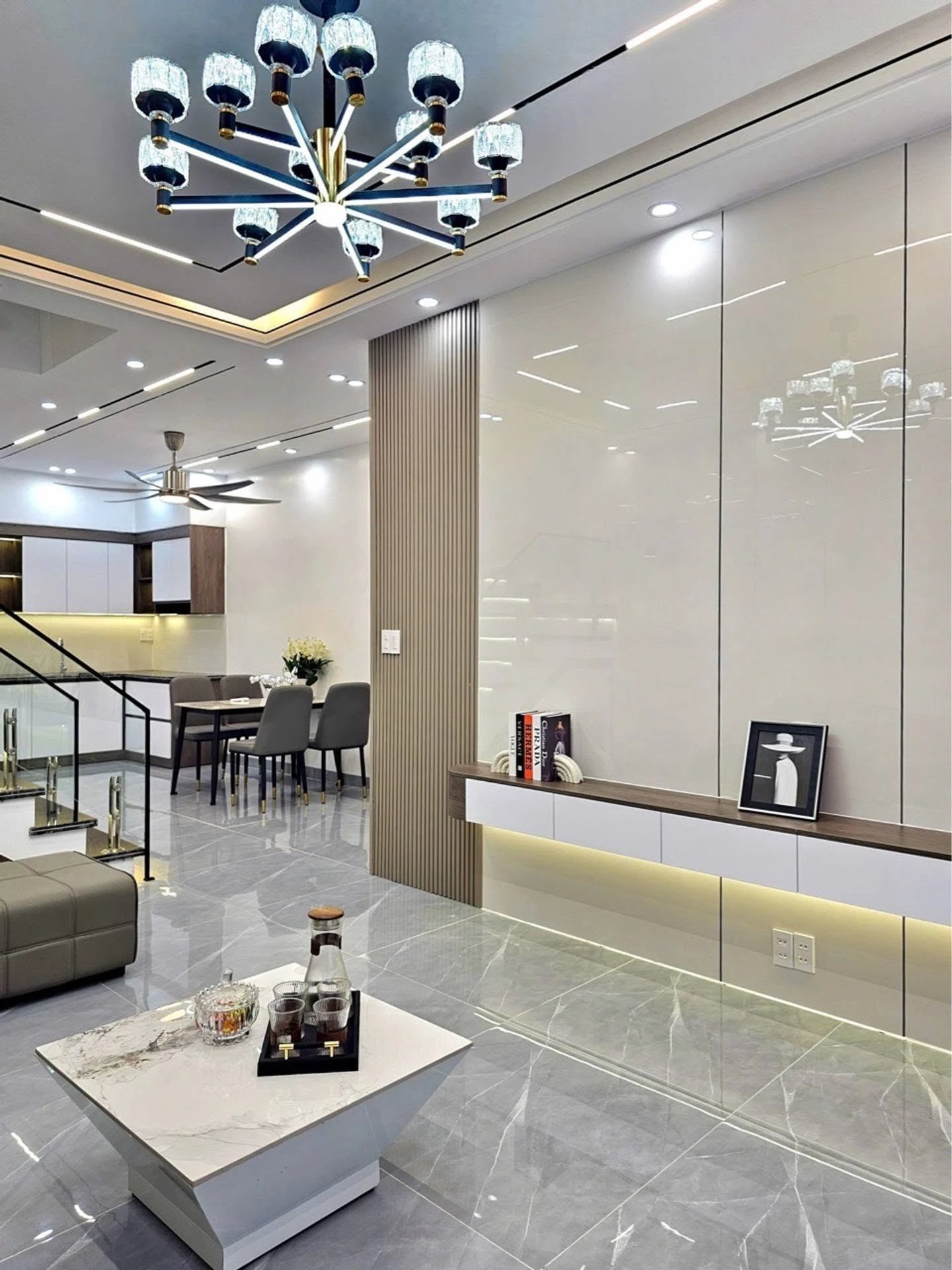 Bán nhà lô góc 4 tầng 50m², 4 phòng ngủ, tặng nội thất, ngõ 18 Lạch Tray, Hải Phòng - Ảnh 1
