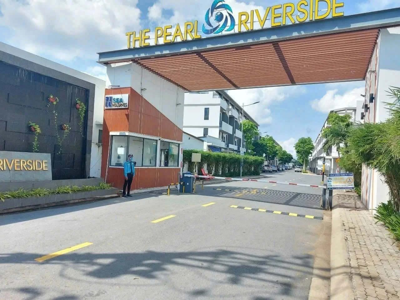 Bán nhà phố 1 trệt 3 lầu The Pearl Riverside 70m2 sổ hồng, Bến Lức, Long An - Ảnh 1