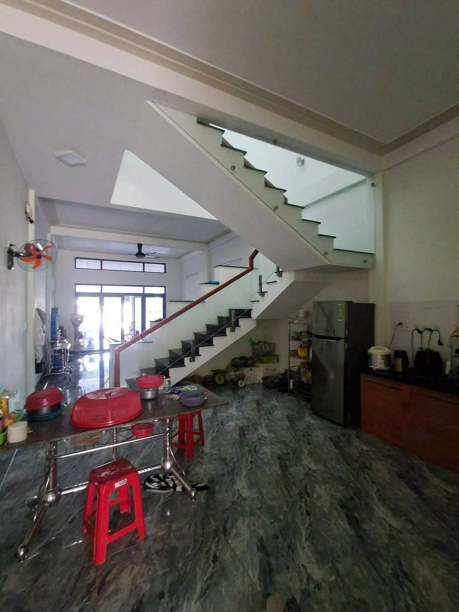 Bán nhà mặt tiền 2 tầng 104m2, 3 phòng ngủ Quy Nhơn - Ảnh thu nhỏ 4