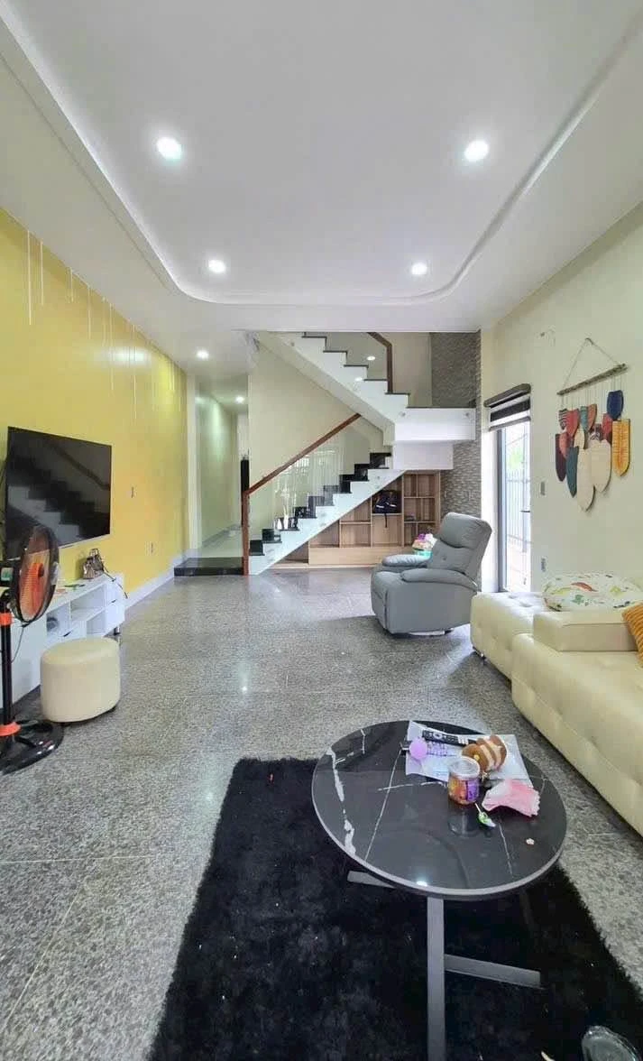 Bán nhà lầu 2 mặt đường 110m² Tây Ninh 2 tỷ 750 - Ảnh thu nhỏ 2