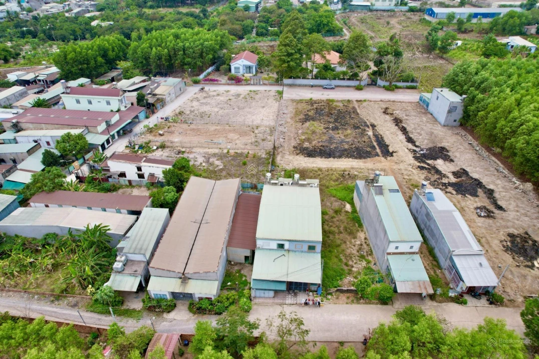 Đường trước nhà em chuẩn bị đổ nhựa, em cần bán lô góc 2 mặt tiền, full thổ cư, sau UB xã An Phước - Ảnh thu nhỏ 2