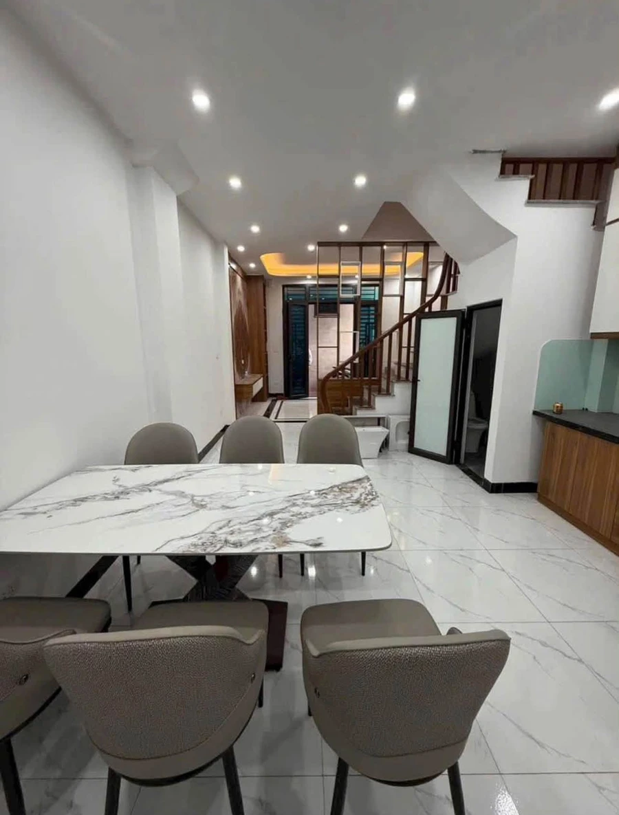 Bán nhà Nguyễn Văn Linh 75m2, 3,1 tỷ, 4 tầng, ô tô vào - Ảnh thu nhỏ 2