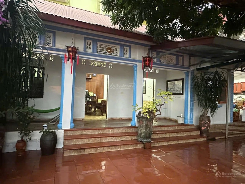 Bán đất tặng nhà tại Vĩnh Yên, Vĩnh Phúc, DT 218m2 mặt tiền rộng hơn 17m, đất vuông vắn, sổ sẵn