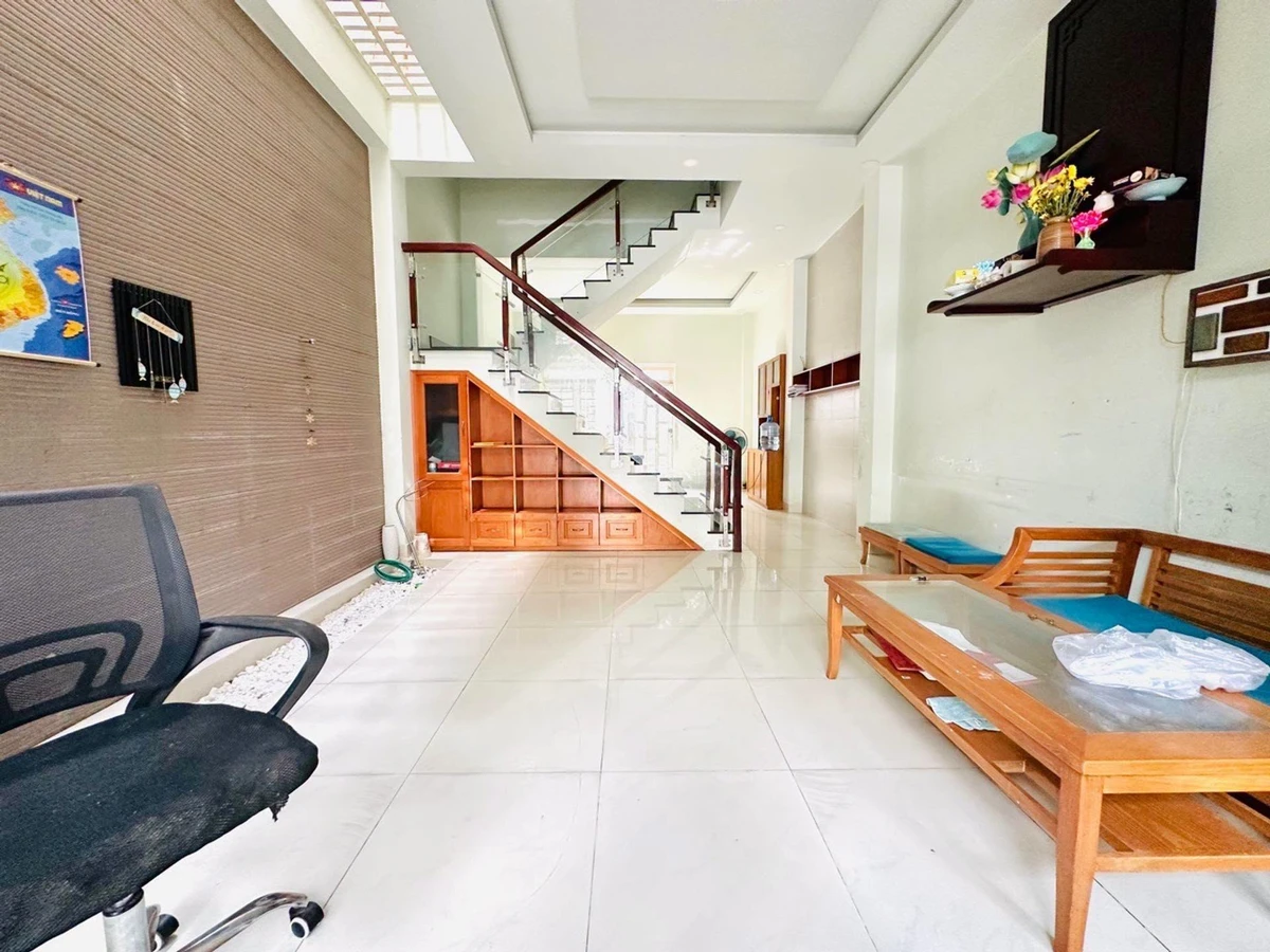 Bán nhà hẻm xe hơi 1 trệt 1 lầu 70m2, 3PN, Tân Thới Hiệp 21, Quận 12, giá 4,75 tỷ - Ảnh thu nhỏ 2