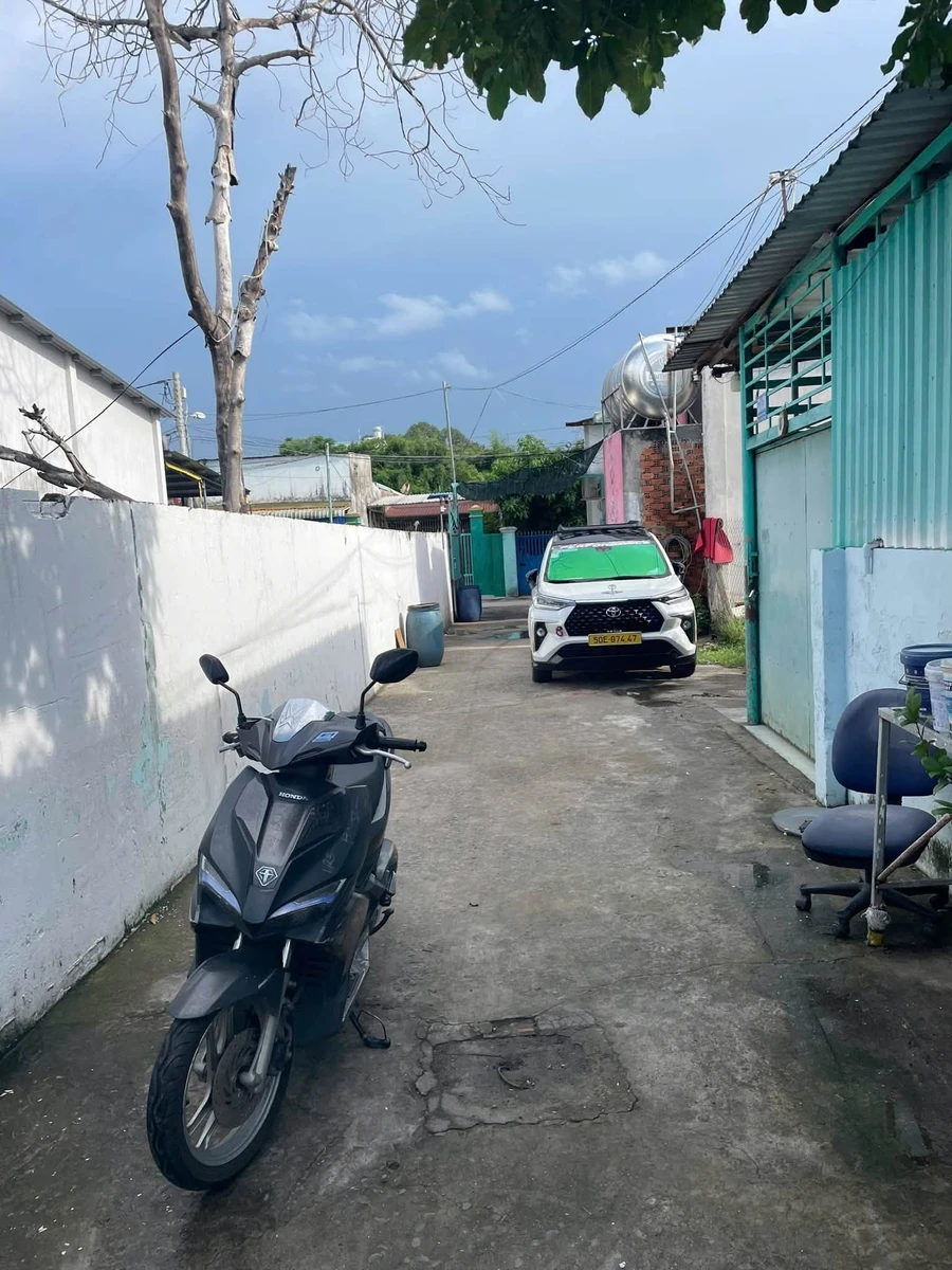 Bán nhà phố 4 phòng ngủ 159.7m² Lê Hồng Phong - Ảnh 1