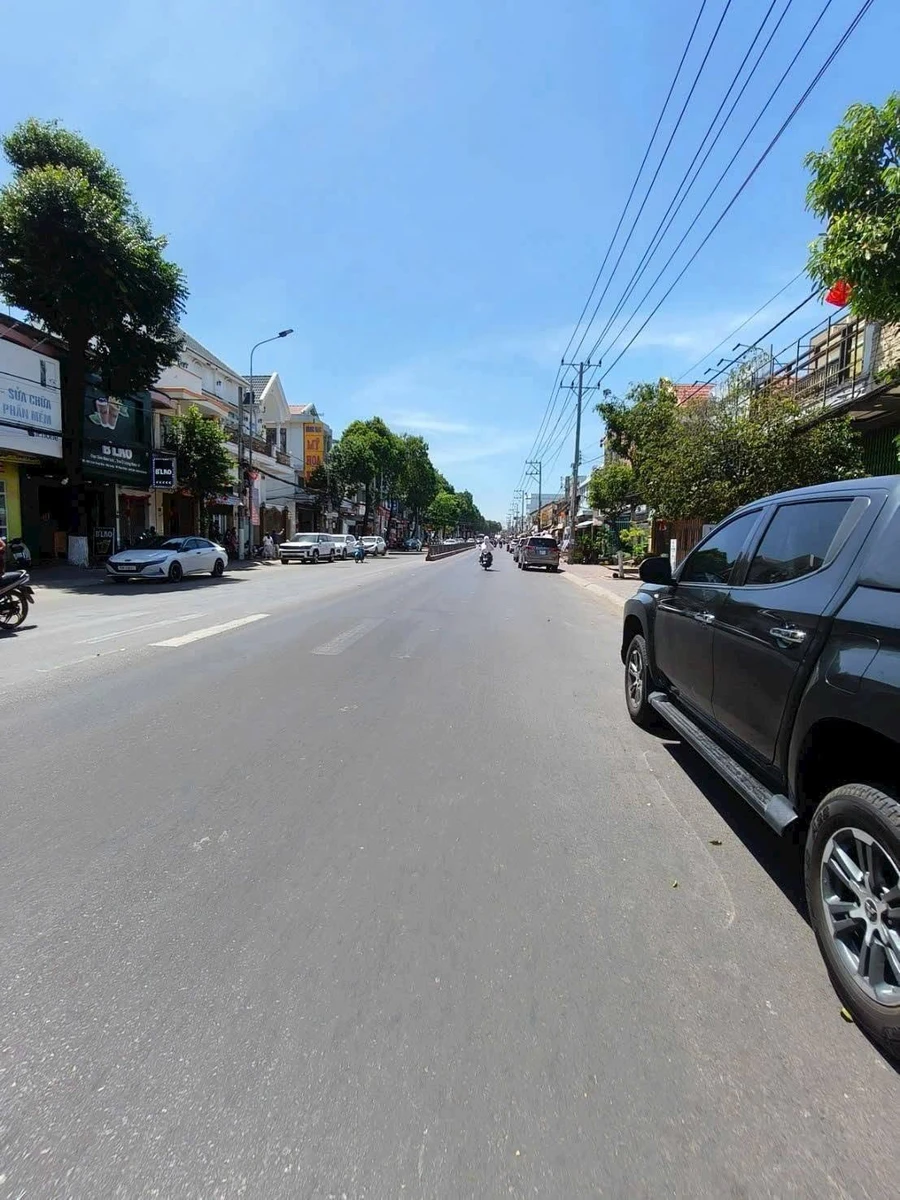 Bán nhà 2 tầng 2 mặt tiền 99,5m2 trung tâm Phan Thiết - Ảnh 1