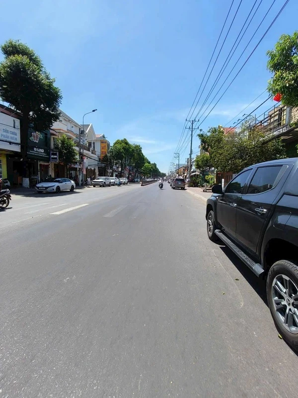 Bán nhà 2 tầng 2 mặt tiền 99,5m2 trung tâm Phan Thiết