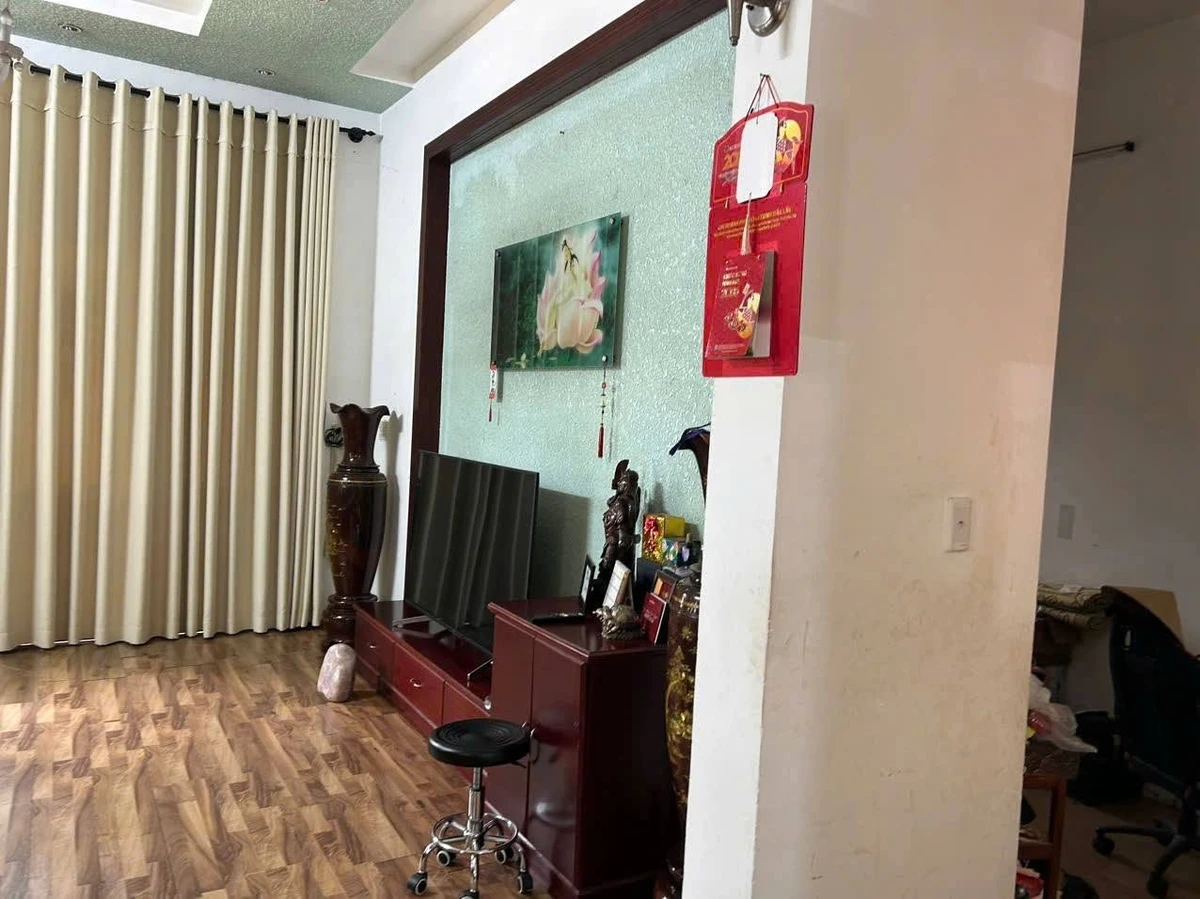 Bán nhà lầu mặt tiền đường Đinh Công Tráng, Buôn Ma Thuột, 9,8x24,5m, 4 phòng ngủ, giá 9,5 tỷ - Ảnh thu nhỏ 3