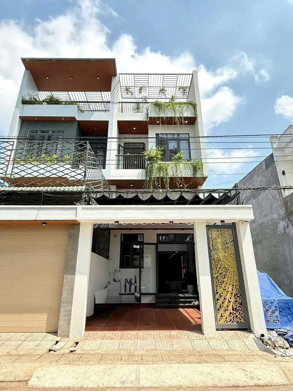 Bán nhà mặt tiền kinh doanh 87,6m2, 3PN 4WC gần Ngã tư Miếu Ông Cù giá 4,7 tỷ - Ảnh 1