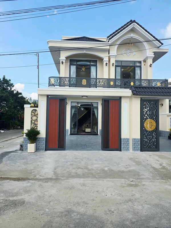 Bán nhà 3 phòng 126,5m² góc 2 mặt tiền Tây Ninh