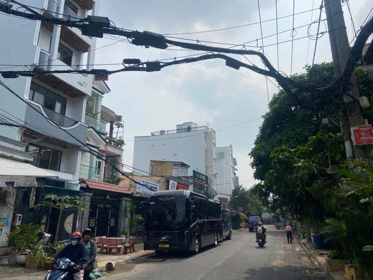 Bán nhà 4 tầng 50m2, 5PN, hẻm rộng ô tô đỗ cửa, gần Emart đường Phan Huy Ích, Gò Vấp - Ảnh thu nhỏ 4