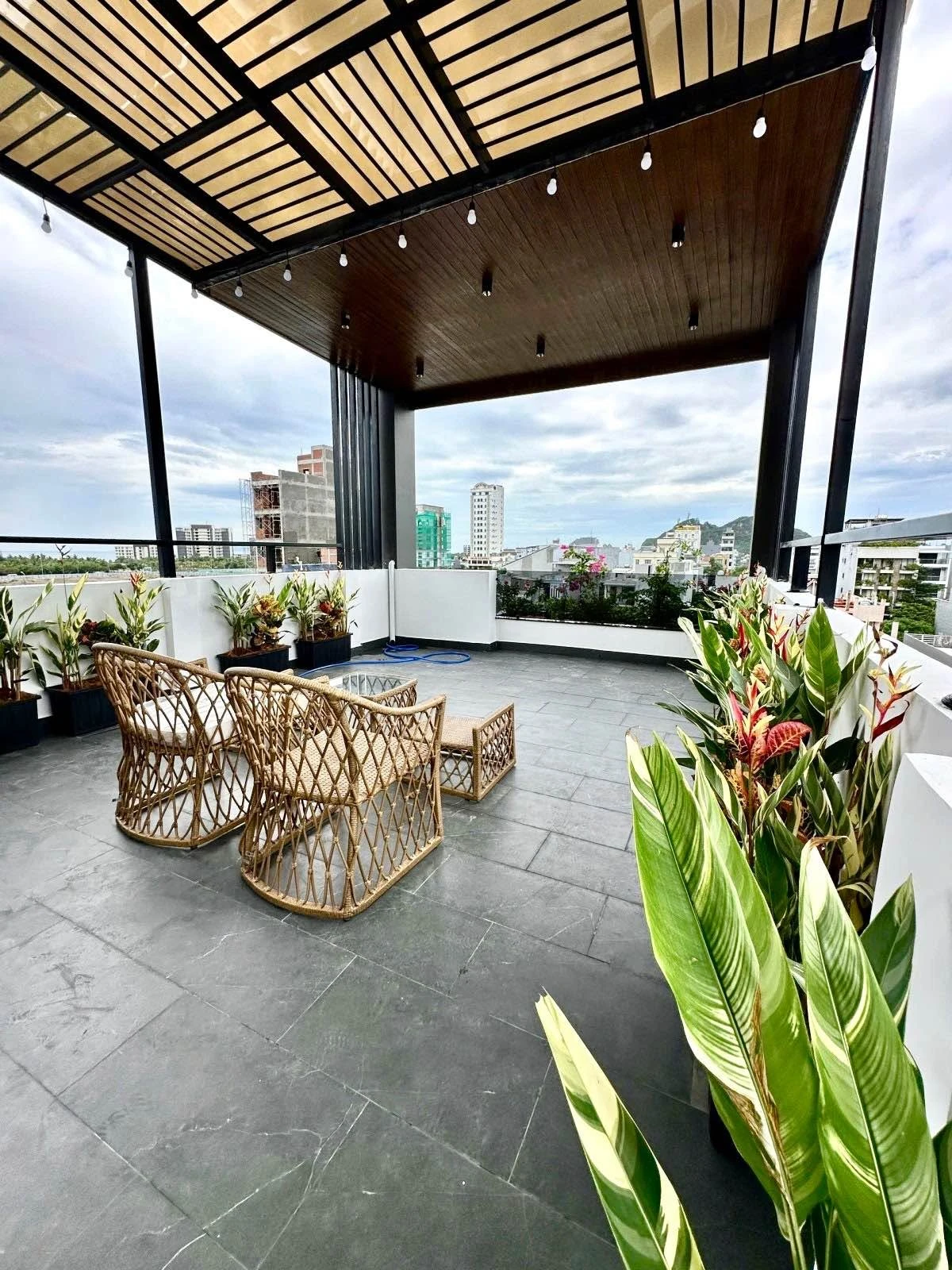 Bán villa 5 tầng hồ bơi sát biển Sơn Thủy, 90m², 7PN, 15+ tỷ - Ảnh 1
