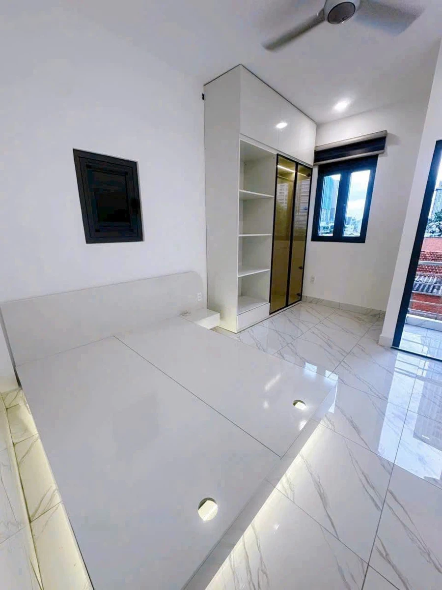 Bán nhà 6PN 5WC 124.4m2 Quận 4 giá 7.2 tỷ - Ảnh thu nhỏ 5