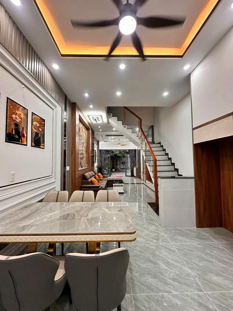 Bán nhà 1 trệt 2 lầu 60m² trung tâm Dĩ An, 4PN, giá 5,8 tỷ - Ảnh thu nhỏ 4