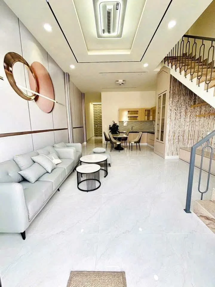 Bán nhà mặt tiền đường nhựa 5x18m, 1 trệt 2 lầu 3PN tại Định Hòa, Thủ Dầu Một, Bình Dương - Ảnh thu nhỏ 3