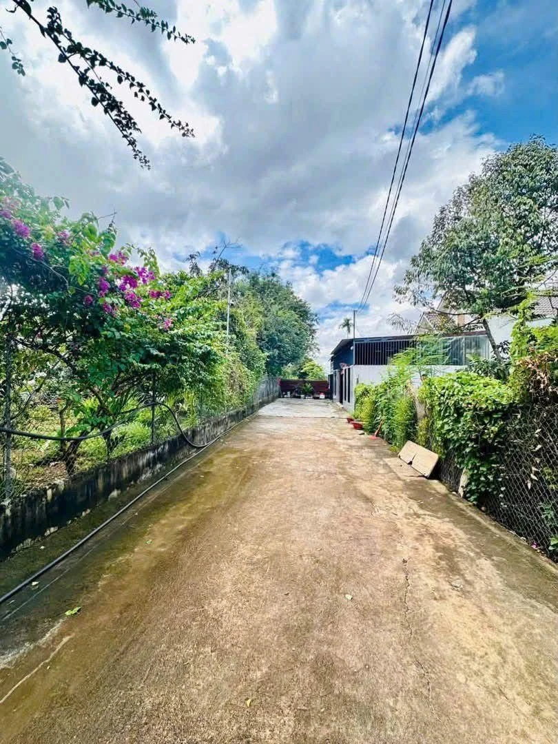 Bán lô đất 200m² gần chợ EaKao, giá 1 tỷ 380 triệu - Ảnh 1