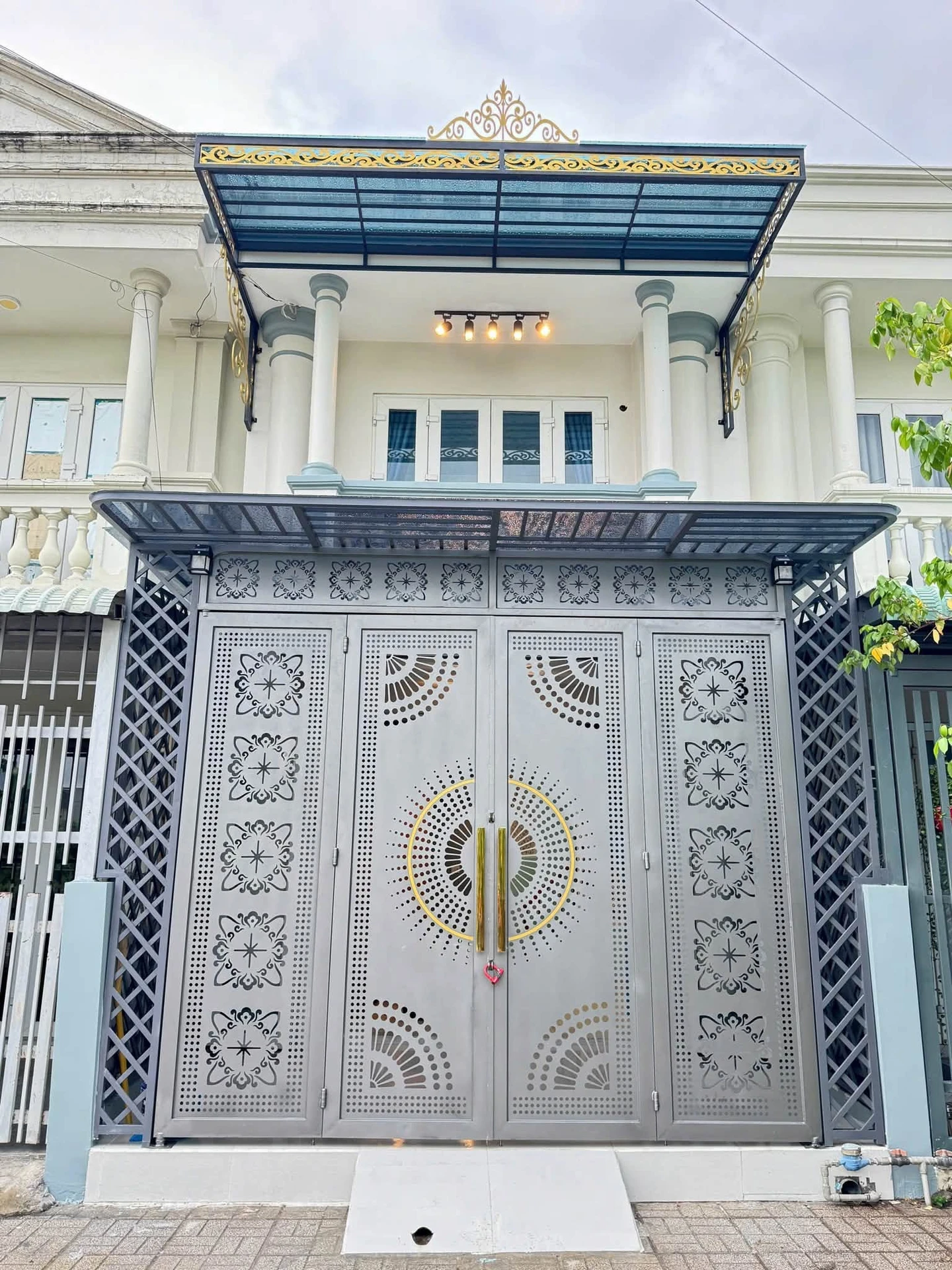 Bán nhà 4x12m giáp Hóc Môn, sổ hồng riêng, giá 1,65 tỷ - Ảnh 1