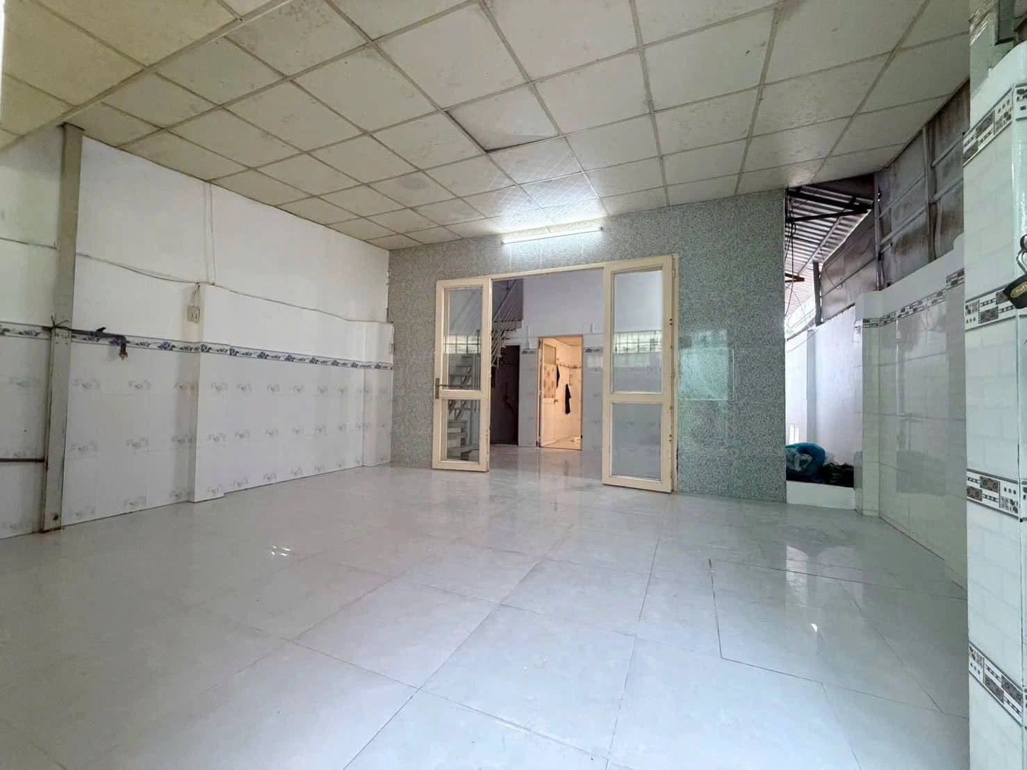 Bán dãy trọ góc hẻm Huỳnh Tấn Phát, 70m2, 6 phòng - Ảnh 1