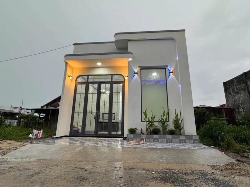 Bán nhà xây mới 6x9m, 2 phòng ngủ, giá 990 triệu tại phường Long Hoa, Tây Ninh
