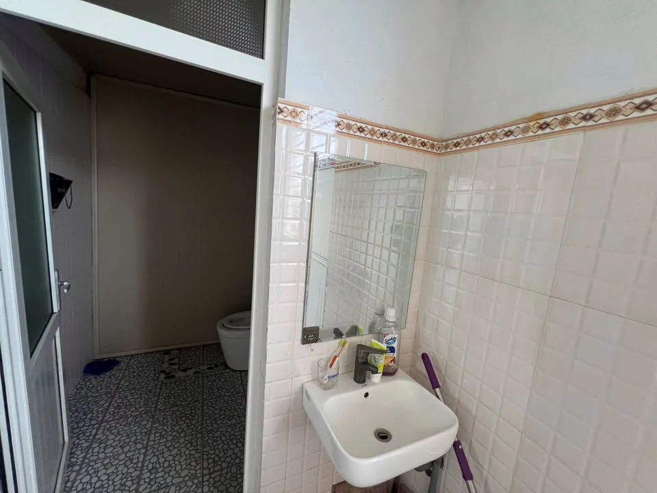 Bán nhà 2 tầng mặt tiền Phạm Ngũ Lão, 95.9m², Quận 1 - Ảnh thu nhỏ 3