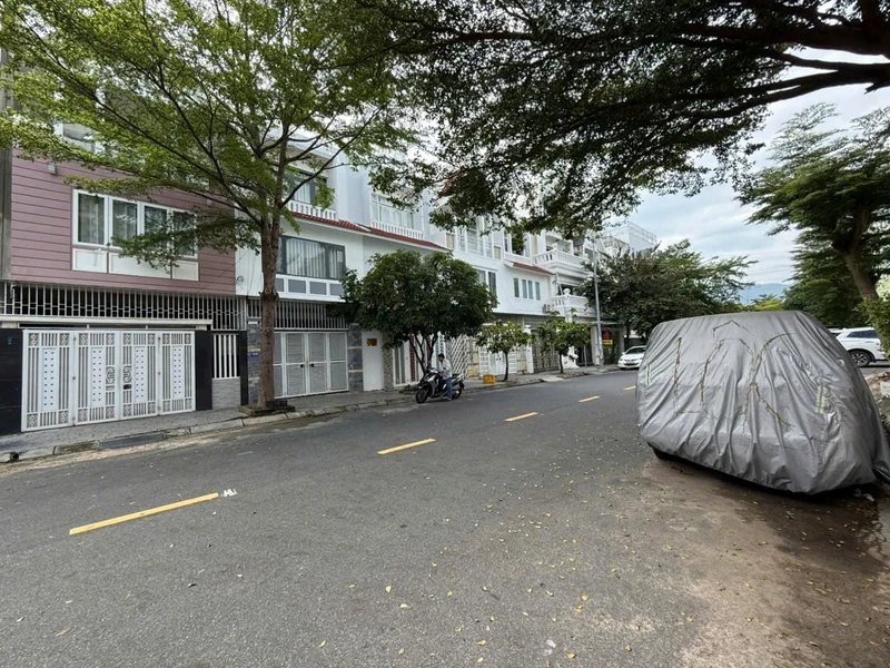 Bán nhà 3 tầng 180m² đường 16m Nha Trang 8,5 tỷ