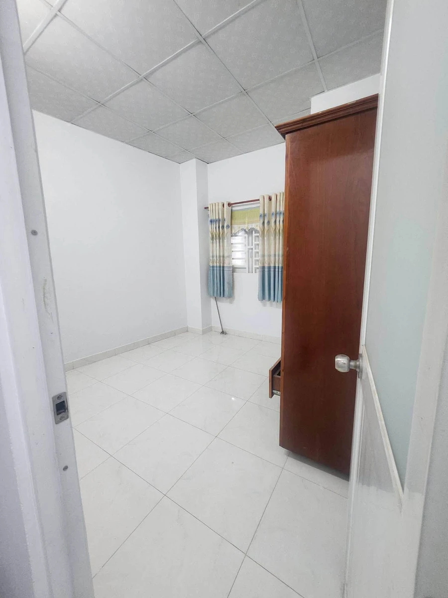 Bán nhà 2 phòng ngủ 30m² tại Dĩ An giá 1 tỷ 130 triệu - Ảnh thu nhỏ 2