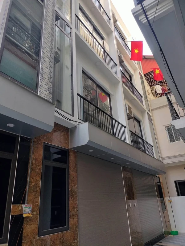 Bán nhà phố Phan Đình Giót, 30m2, 5 tầng, 6.3 tỷ