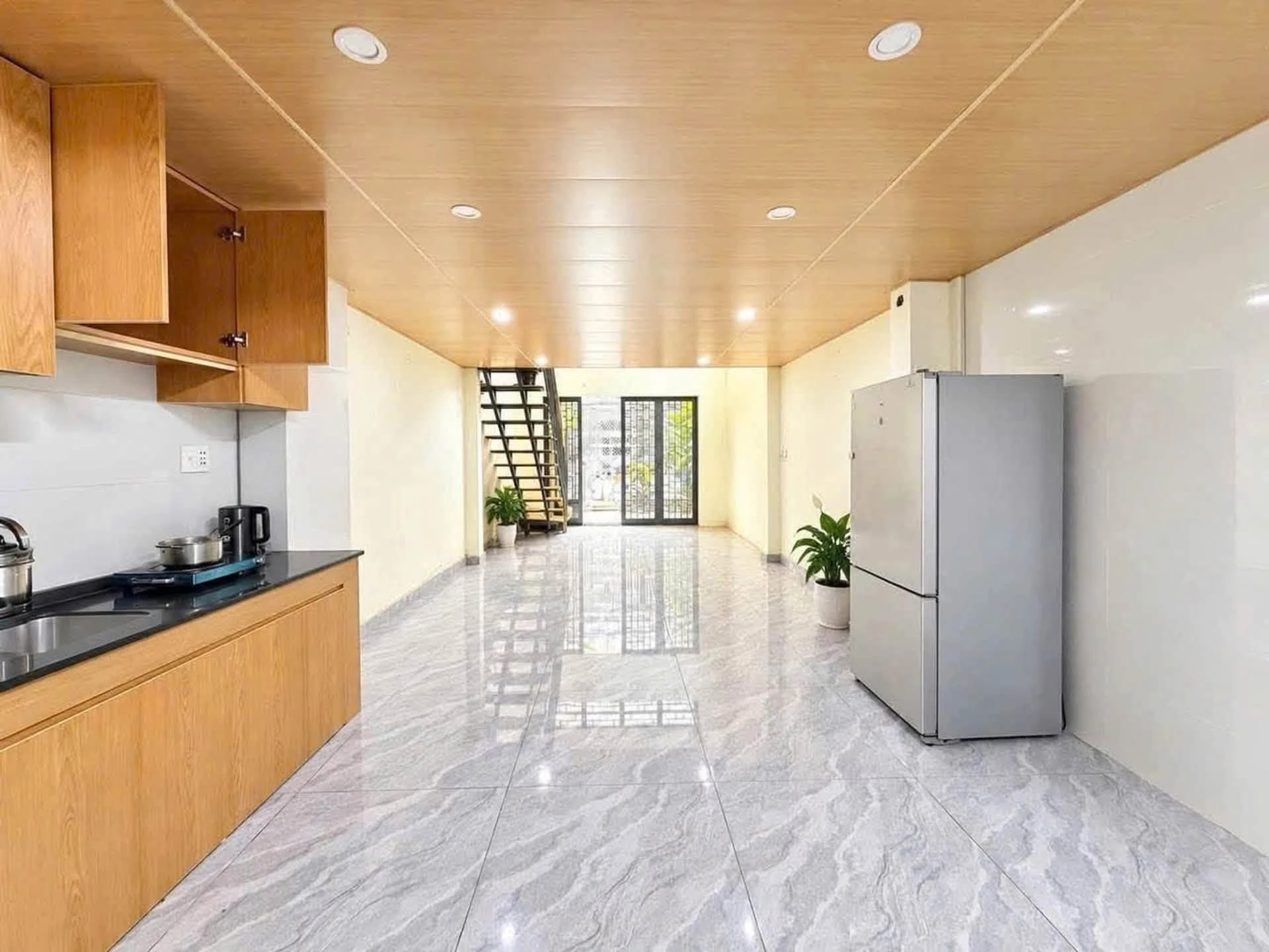 Bán nhà phố 3 tầng 65m2 3PN gần Trường Sa, Quận 1 - Ảnh 1