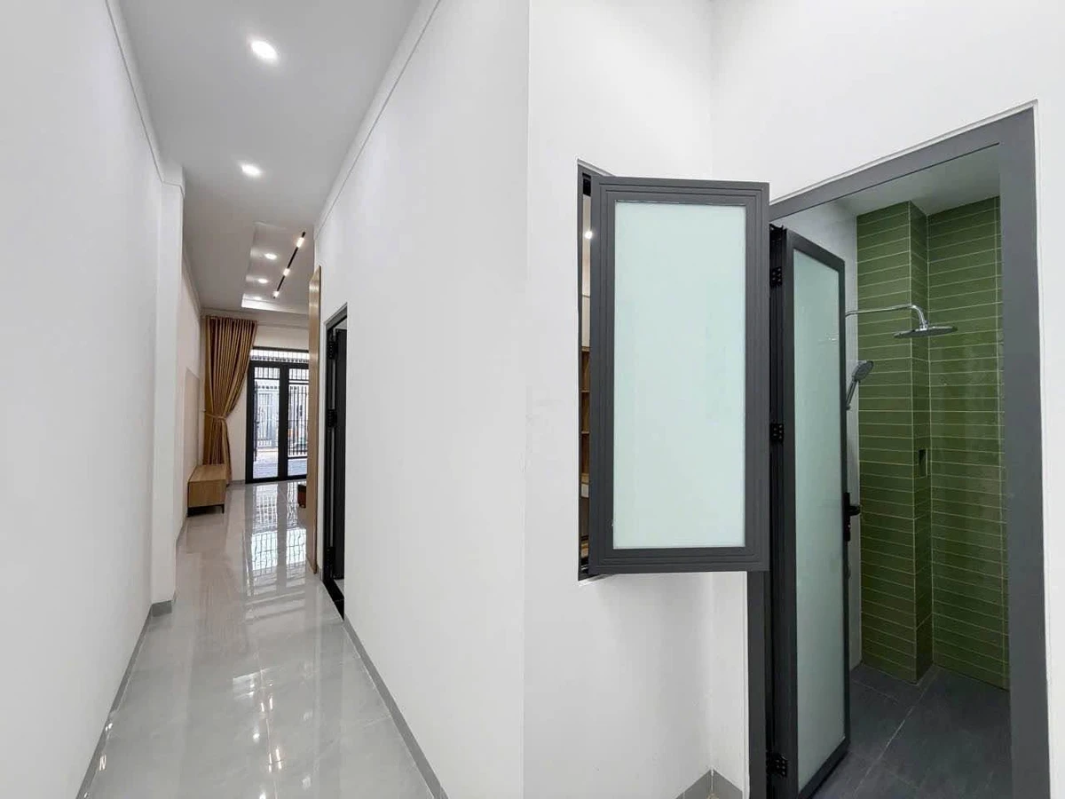 Bán nhà 4x21m full nội thất 2 phòng ngủ giá 990 triệu gần cổng chào Ea Kao, Đắk Lắk - Ảnh thu nhỏ 5