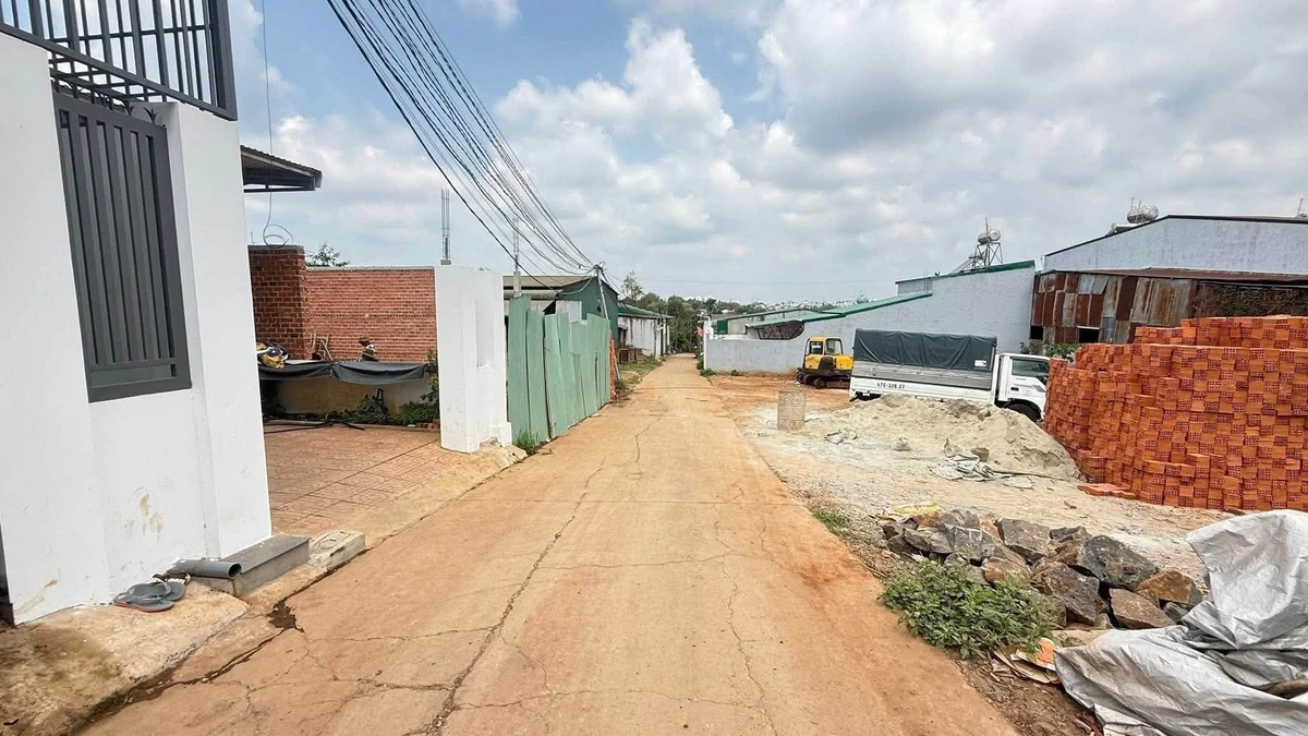 Bán đất hẻm Trần Quý Cáp 100m² 1 tỷ 50 Tân Lập - Ảnh thu nhỏ 2
