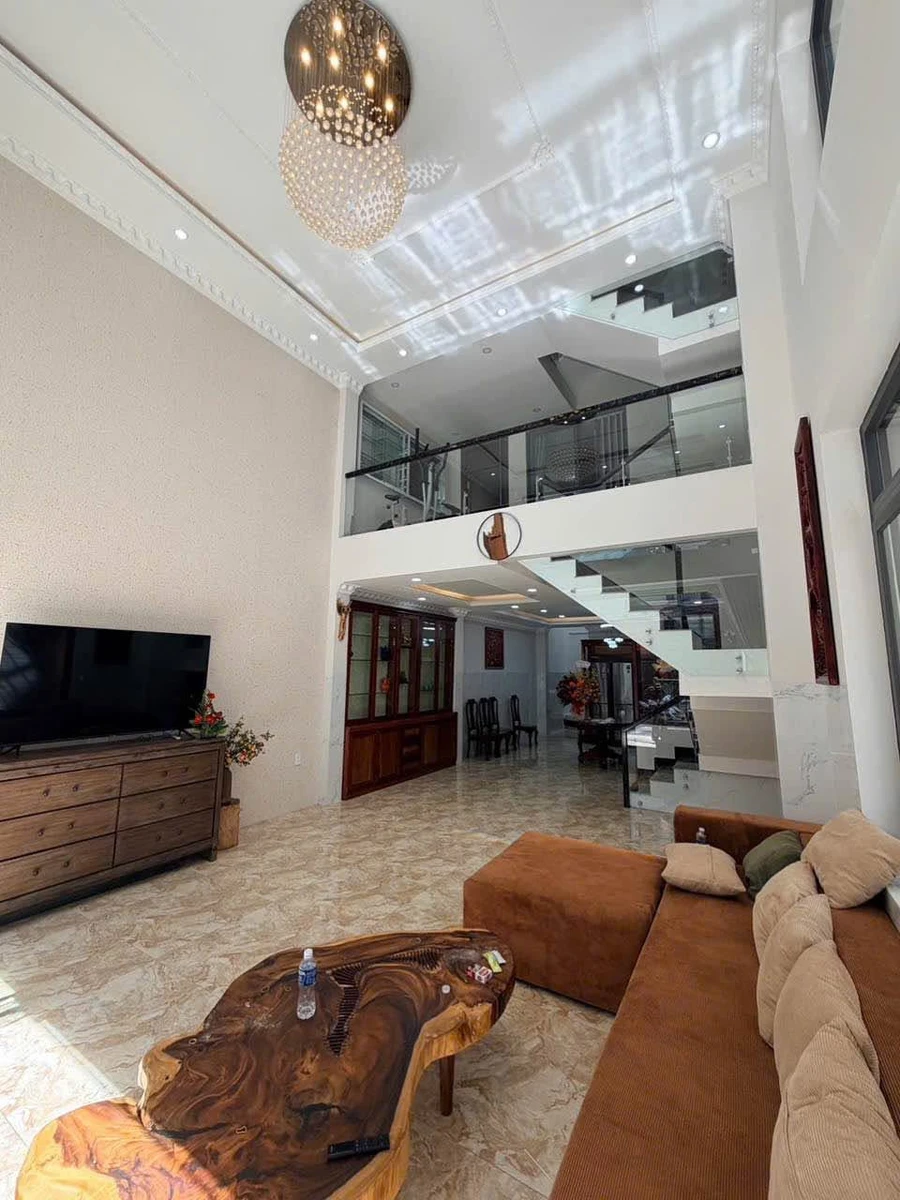 Bán nhà 300m² đường Cao Đạt, 7.4 tỷ - Ảnh thu nhỏ 2