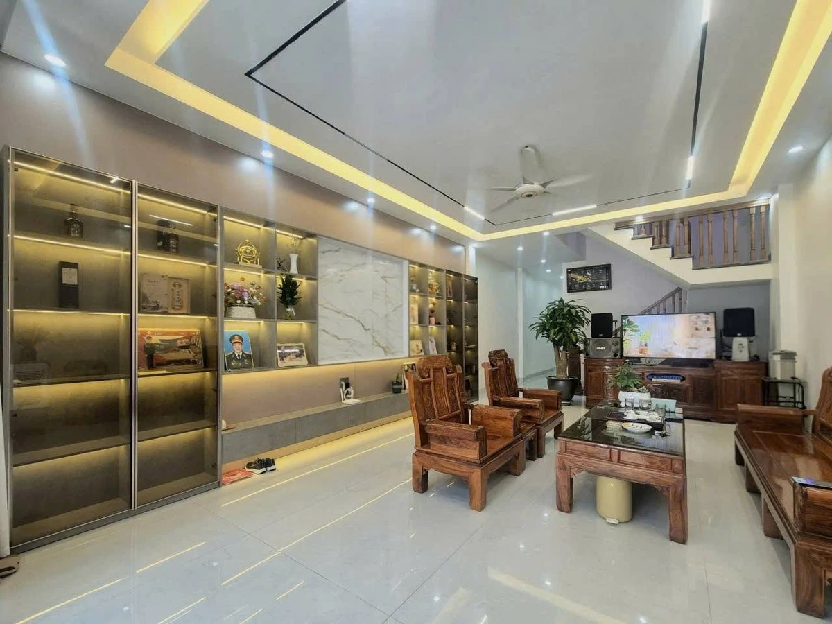 Bán nhà 3 tầng 120m2, 4 phòng ngủ, Lam Sơn - Ảnh thu nhỏ 2
