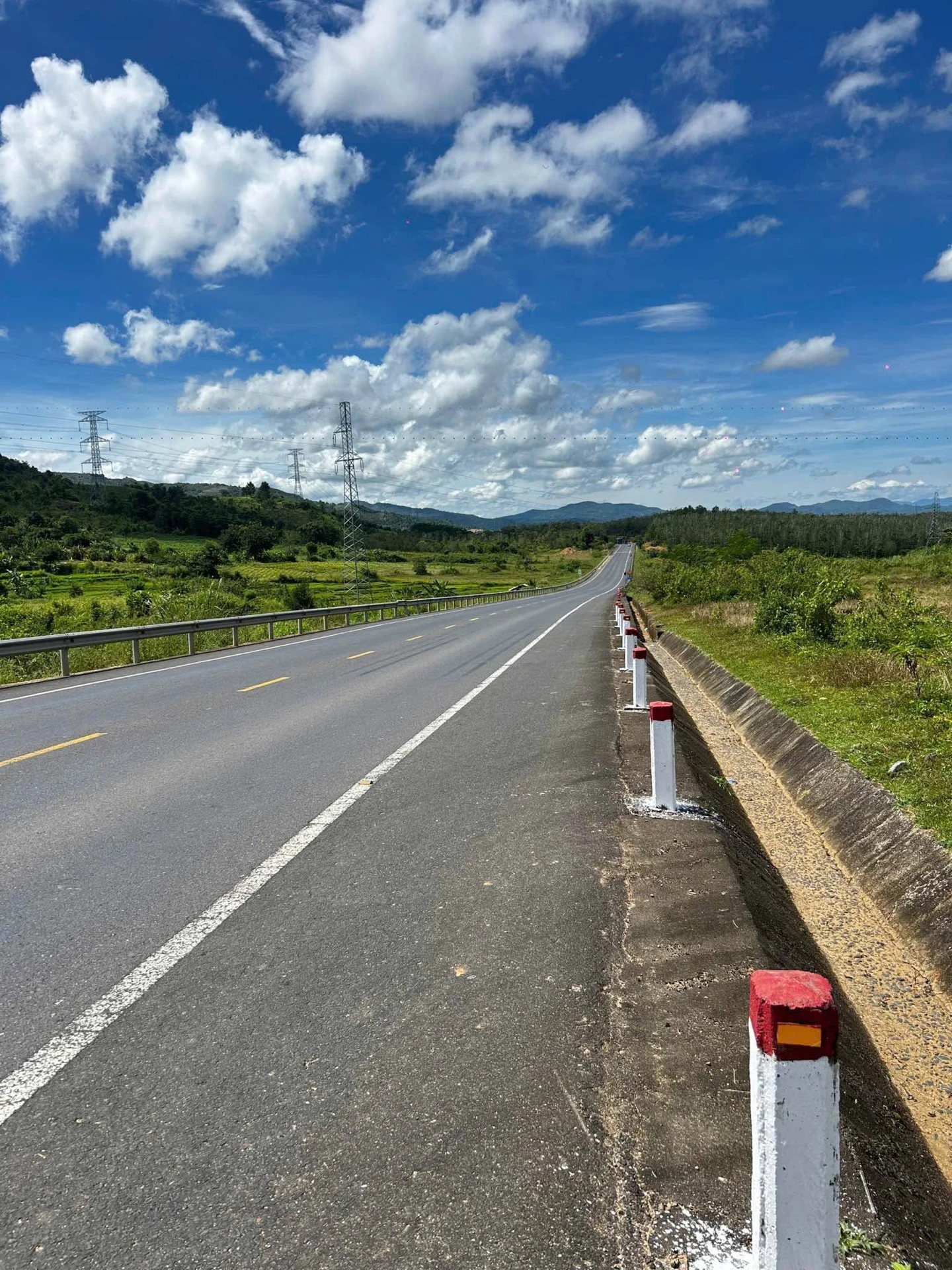 Bán gấp 1ha đất nông nghiệp giá 180 triệu tại Kon Tum, đường ô tô tới nơi - Ảnh 1