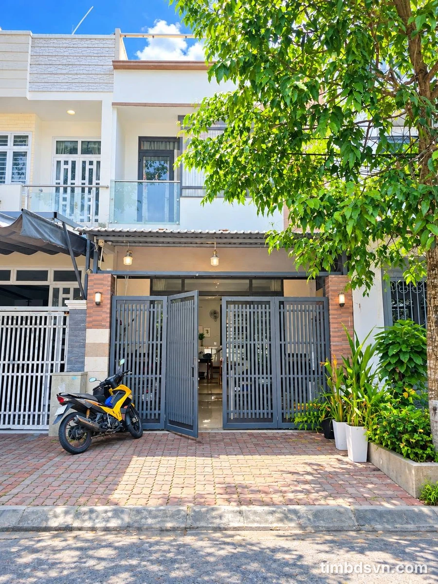 Bán nhà trệt lầu sân thượng Nam Long 210m2, 3 phòng ngủ - Ảnh 1