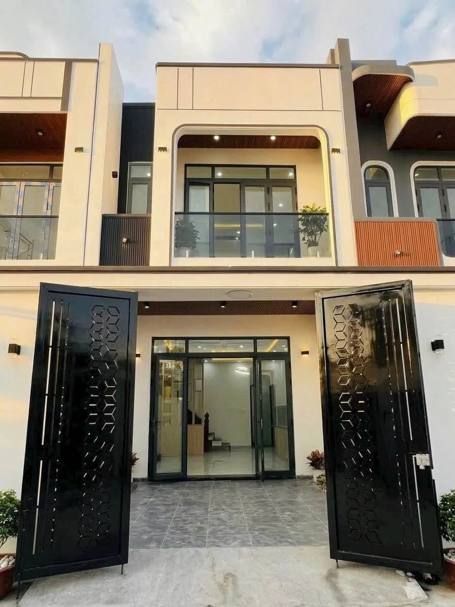 Nhà 1 trệt 1 lầu 3PN 95m² full nội thất, 750 triệu - Ảnh 1