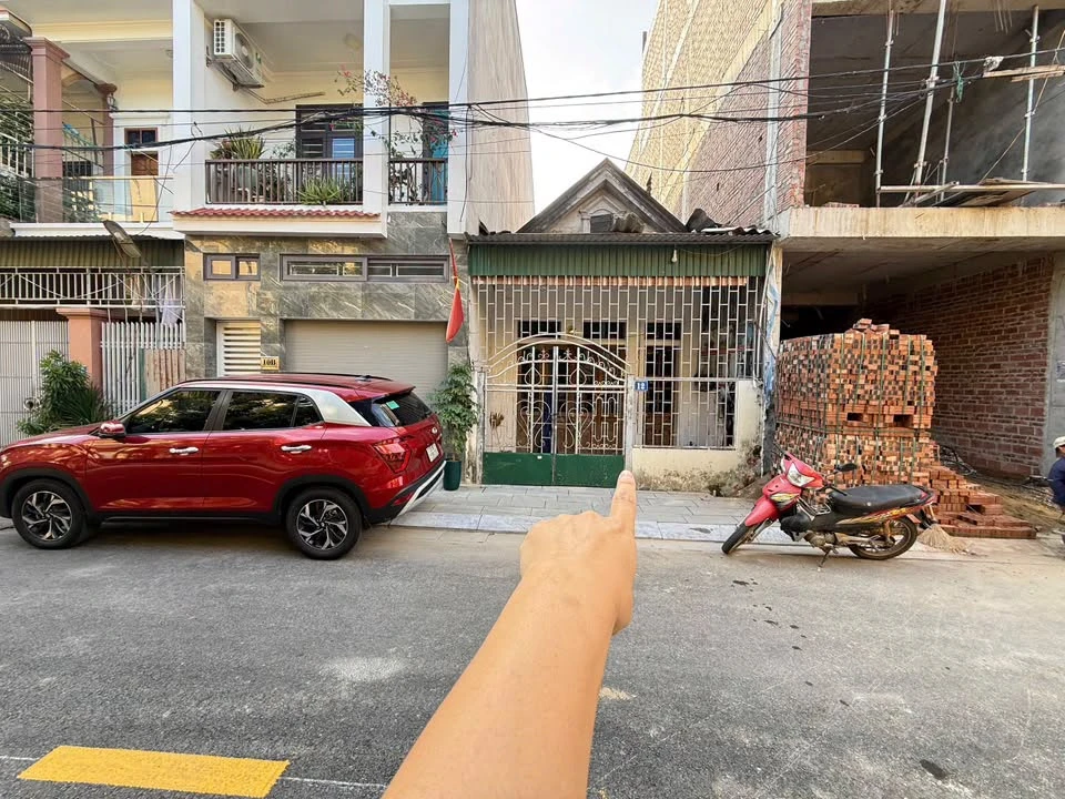 Bán nhà 2 phòng ngủ 75m² kinh doanh Phú An giá 2 tỷ 4 cgxd - Ảnh 1