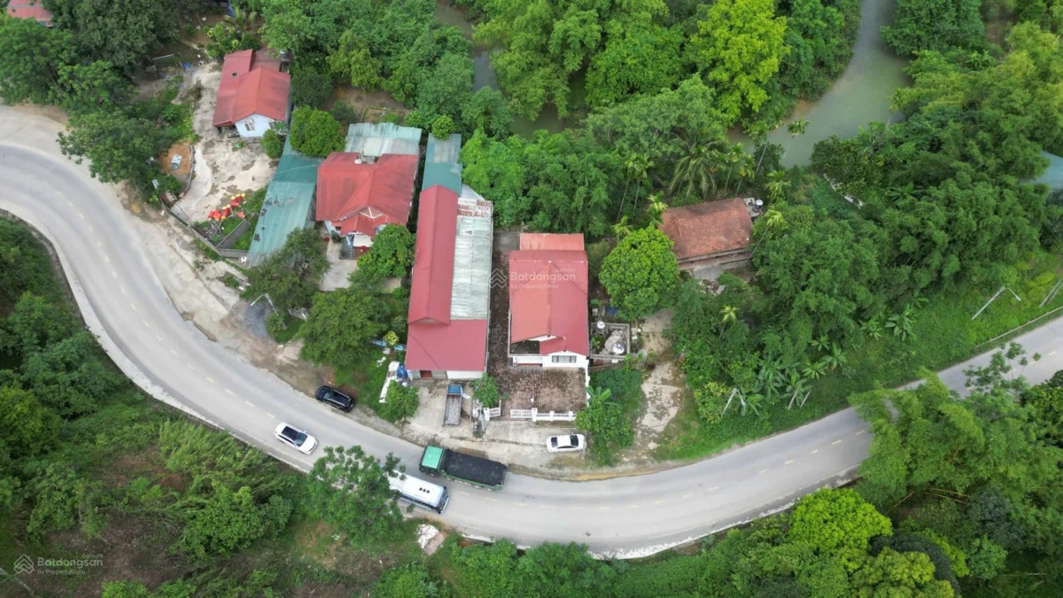 Chuyển nhượng 338,6m2 có sẵn nhà 4p ngủ tại Thị Trấn Lương Sơn Hoà Bình bám suối và đường quốc lộ - Ảnh thu nhỏ 3