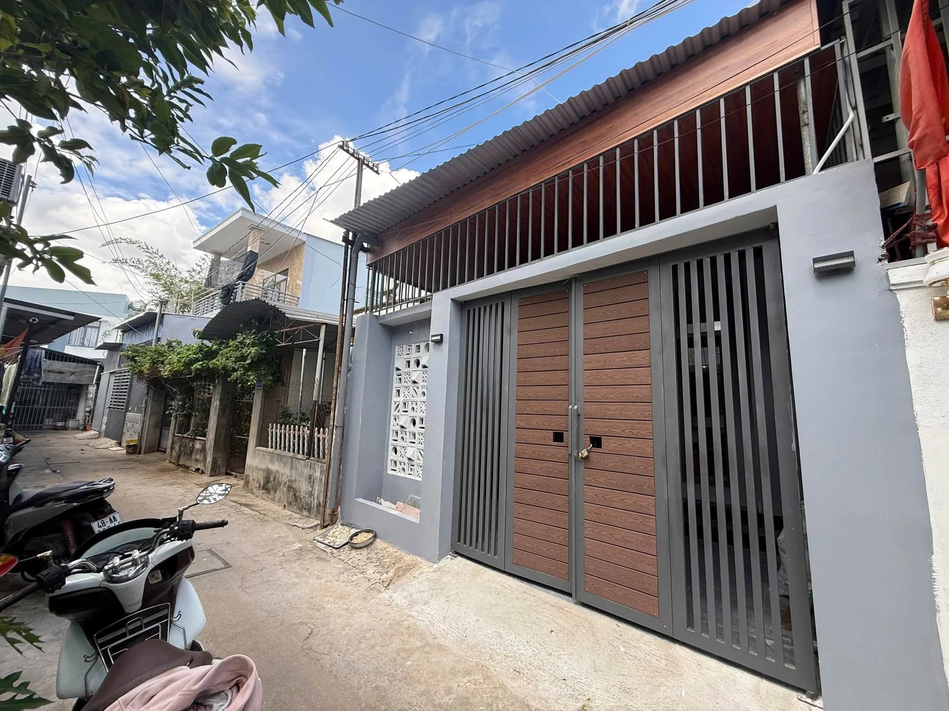 Nhà phố 2 phòng ngủ 100m² gần biển, 4 tỷ 150 - Ảnh 1