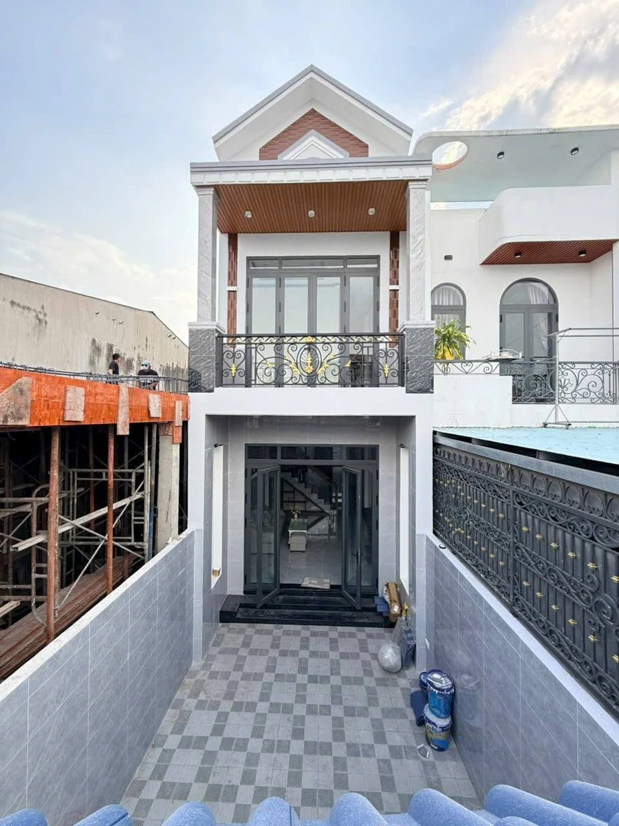 Nhà 1 trệt 1 lầu hiện đại, 3 PN, gần chợ Phú Thọ, 4.29 tỷ - Ảnh 1