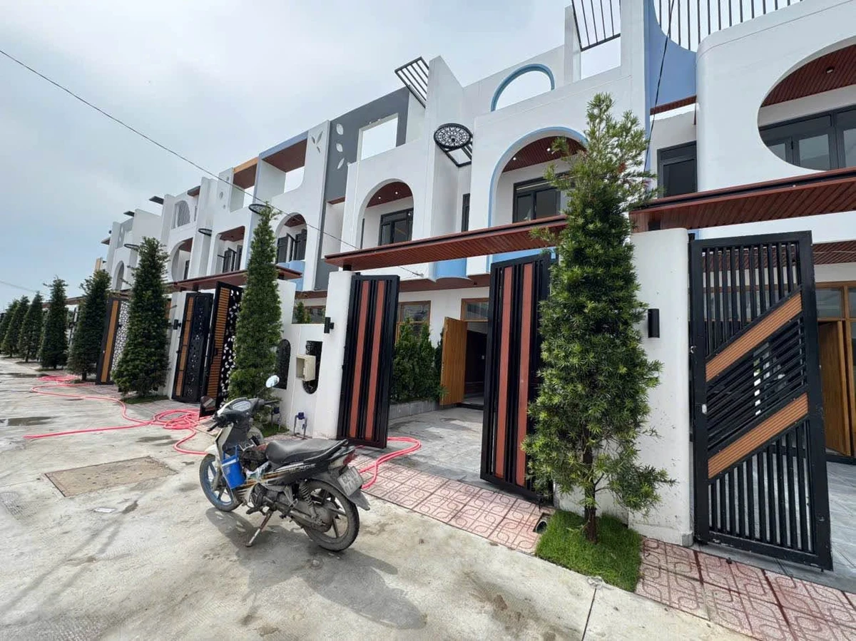 Bán nhà phố hiện đại 5x24m 3PN 3WC Tây Ninh 2,65 tỷ - Ảnh thu nhỏ 2