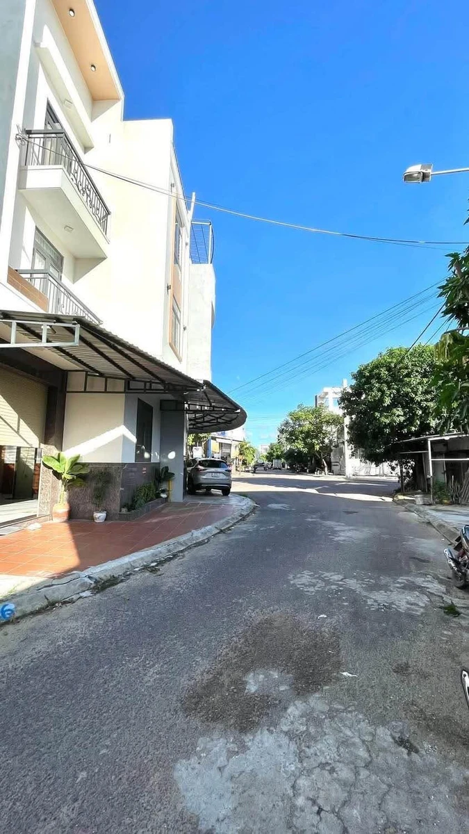 Bán nhà 3 tầng mặt tiền Lê Thanh Nghị, Quy Nhơn, 45m², 3.9 tỷ - Ảnh thu nhỏ 2