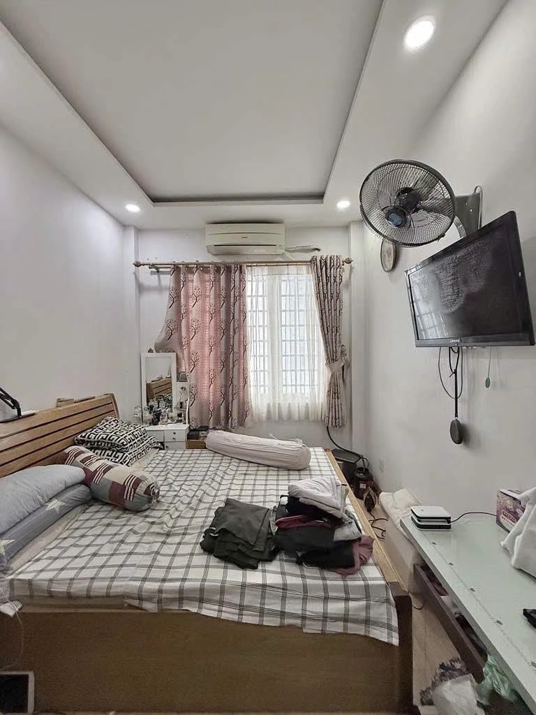Bán nhà BTCT 4 tầng Quận 1, Trần Hưng Đạo, 35m², 10,5 tỷ - Ảnh 1