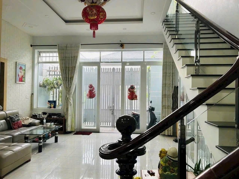 Bán nhà 2 tầng, 2 PN, 70m2 đường Huyền Trân Công Chúa, Vũng Tàu