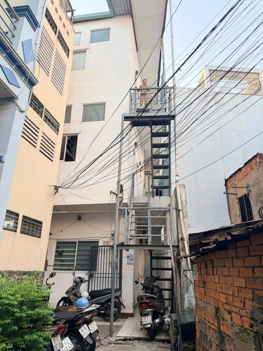 Bán nhà dòng tiền 9 phòng CHDV 60m2 gần ĐH IUH, Nguyễn Thái Sơn, Gò Vấp, giá 5,8 tỷ - Ảnh 1