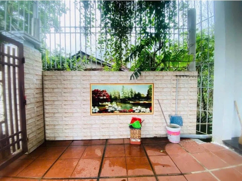Bán nhà 2.5 tầng 145.6m2 sát mặt tiền Bùi Thị Xuân Huế
