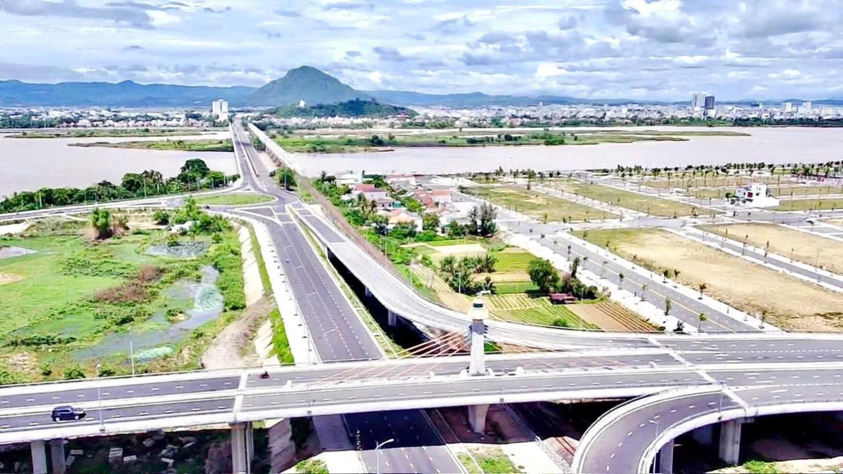 Hot! Sập hầm 395m2 đất với biệt thự Bà Điều * GIÁ CẮT LỖ NẶNG 7,9 tỷ (R=25m) - Ảnh thu nhỏ 2